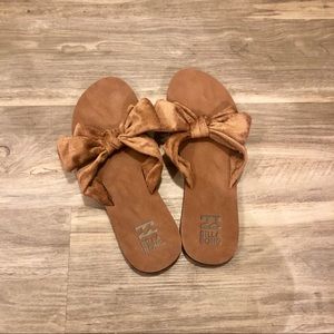 Billabong flip flops